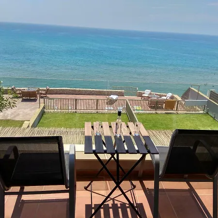 Dip In The Blue - 1 Holiday home *